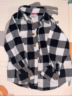 Bundle shirts toddler boy in size 3